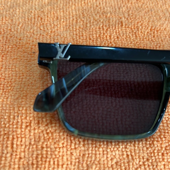LOUIS VUITTON BLACK AND GREEN Z1273W SQUARE SUNGLASSES 😎 MADE IN ITALY 🇮🇹 - Picture 8 of 12